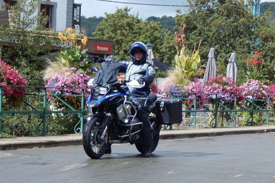 Motorrijbewijspoint Rhoon examengarantie AVB en AVD